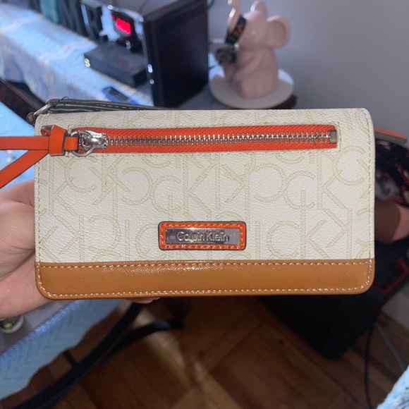 NWOT Calvin Klein wallet - Picture 1 of 5
